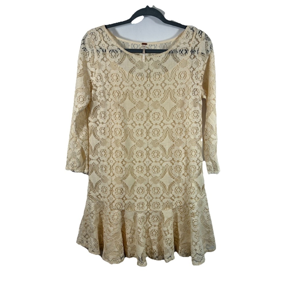 Free People Sz 8 Beige Lace Mini Dress Ruffled‎ Peplum Hem Romantic Boho Whimsy